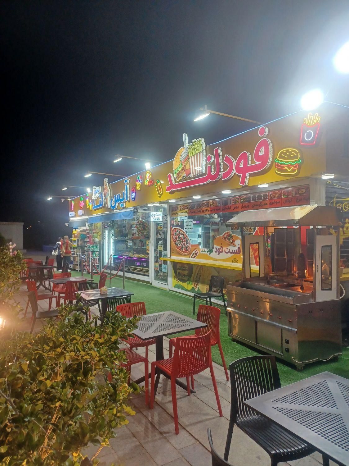 کمک آشپز ،فست فودکار،سالن کار، کارگرآبمیوه بستنی|استخدام خدمات فروشگاه و رستوران|تهران, دریاچه شهدای خلیج فارس|دیوار