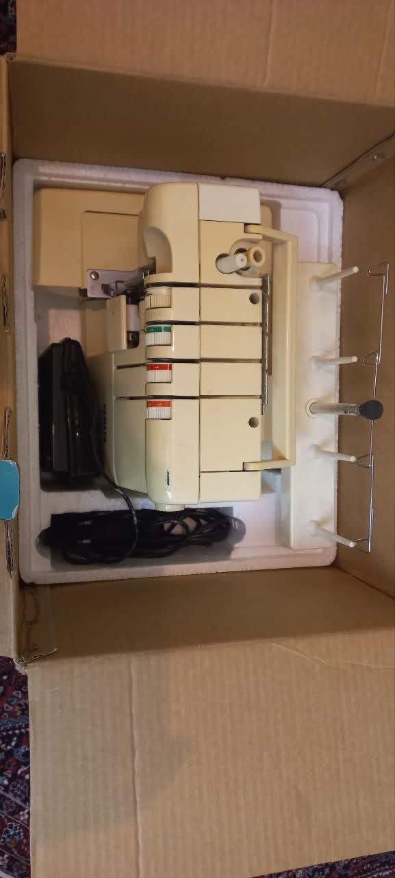 سردوزی و پاک دوزی ۴ نخ یاماتا|چرخ خیاطی و ریسندگی|زنجان, |دیوار