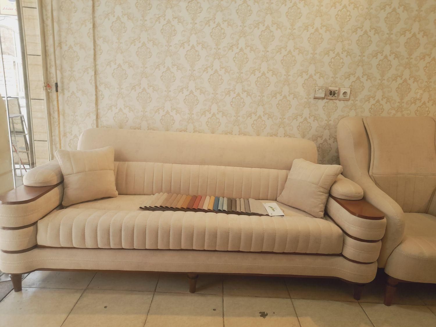 طرح تعویض مبل نو و کهنه|مبلمان خانگی و میز عسلی|اهواز, پادادشهر|دیوار