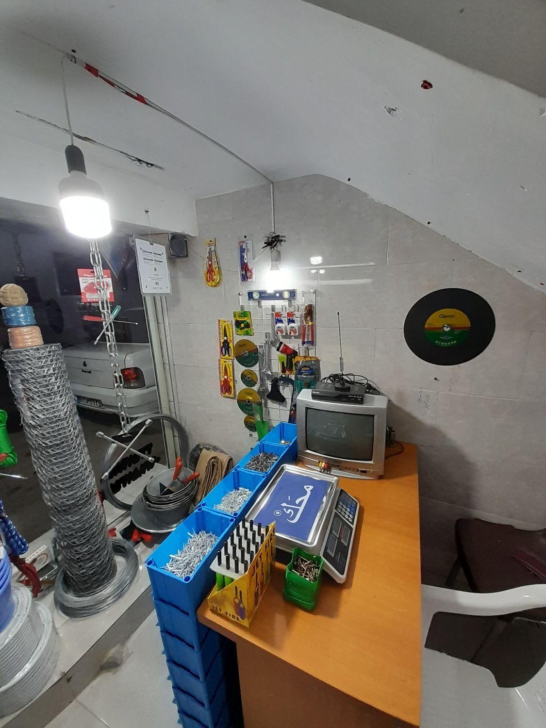 ۱۱ متر مغازه زیرپله دار با مالکیت کوچه پژمان|فروش مغازه و غرفه|رشت, شهرک شهید مفتح|دیوار