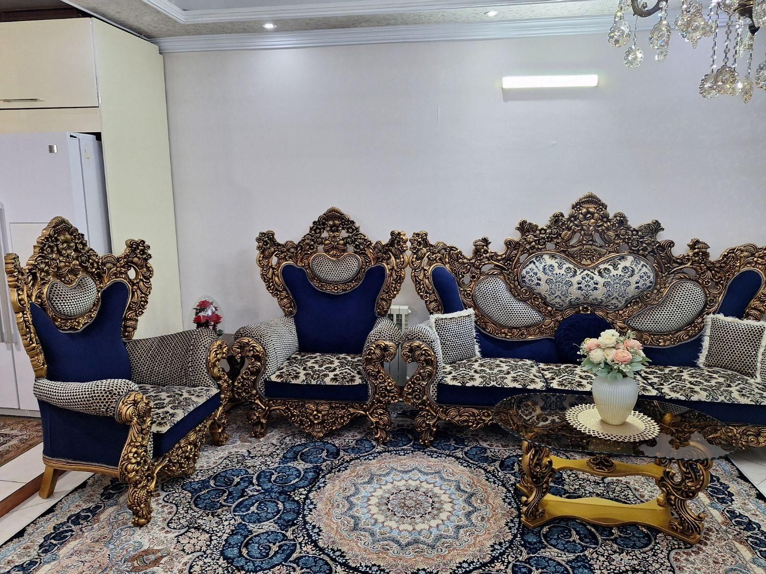 مبل سلطنتی ورق طلا با پارچه ترک ۹نفره درحد نو|مبلمان خانگی و میز عسلی|شهریار, شهرک وائین|دیوار