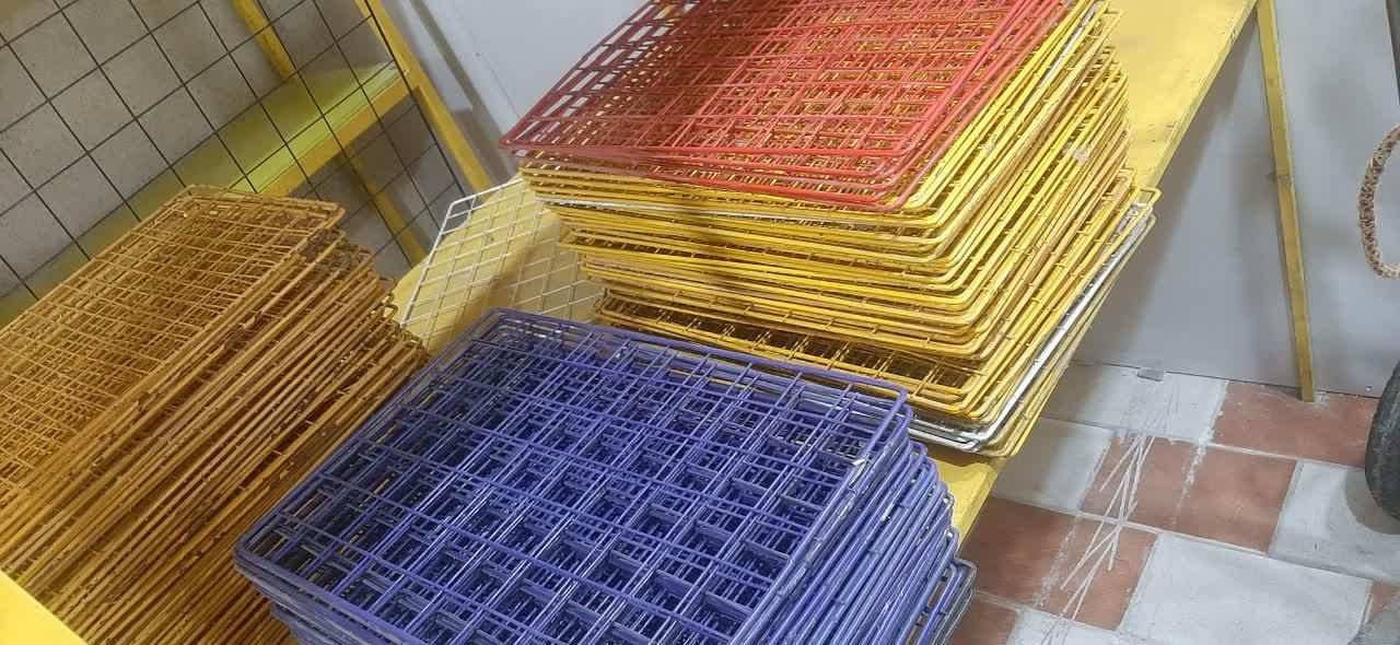 قفسه های توری مشبک ایستگاه عباس آباد|کتابخانه، شلف، قفسههای دیواری|همدان, |دیوار