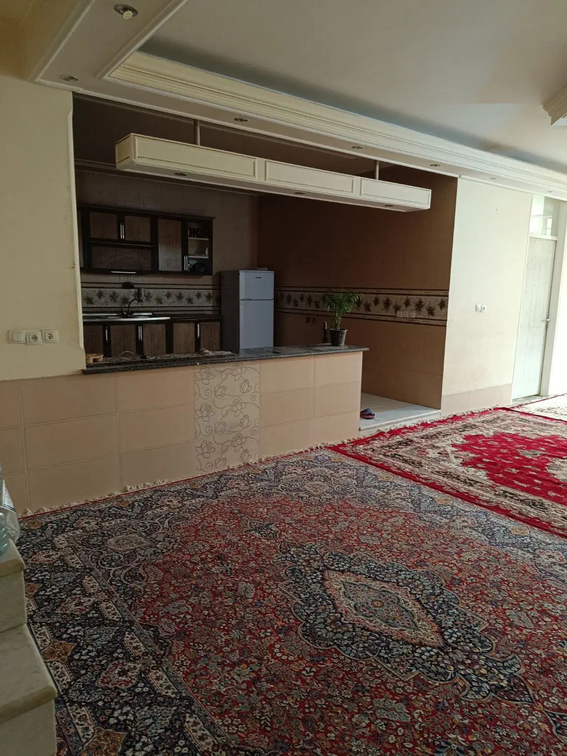 اجاره خانه مبله|اجارهٔ کوتاهمدت آپارتمان و سوئیت|شیراز, کوشک میدان|دیوار