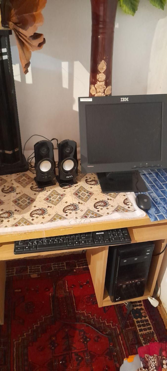 فروش کامپیوتر با میز|رایانه رومیزی|آذرشهر, |دیوار