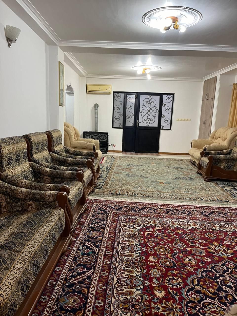 اجاره روزانه ویلا دوخوابه بزرگ|اجارهٔ کوتاه‌مدت ویلا و باغ|رامسر, |دیوار