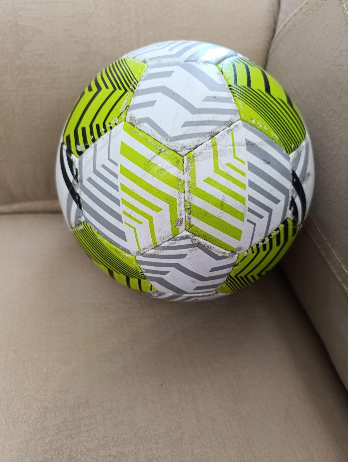 توپ سالن|ورزشهای توپی|نیریز, |دیوار