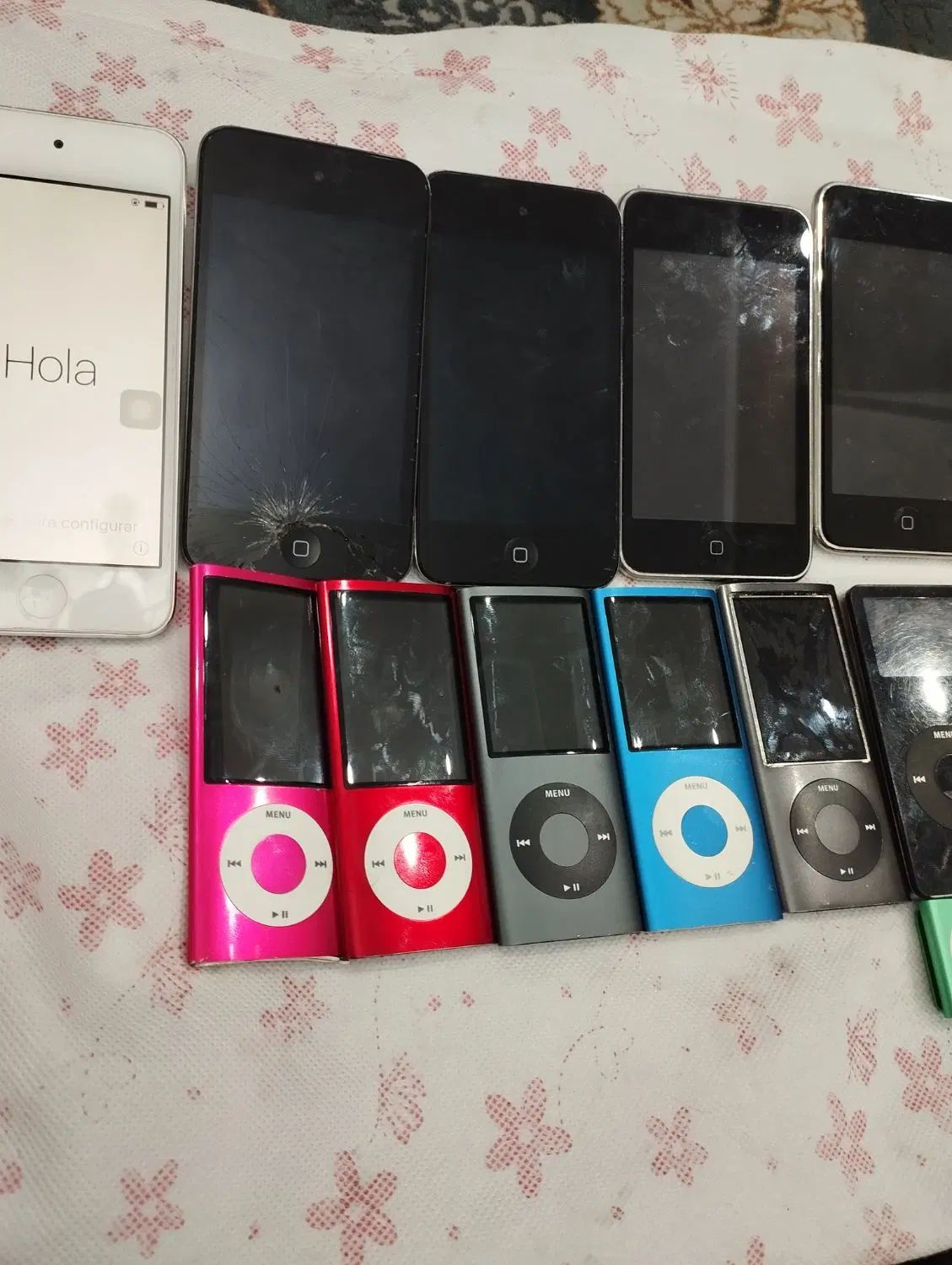 آیپاد کلاسیک و تاج و نانو ۸ گیگ نیاز به باطری iPod|پخش‌کننده همراه|تهران, یافت آباد جنوبی|دیوار