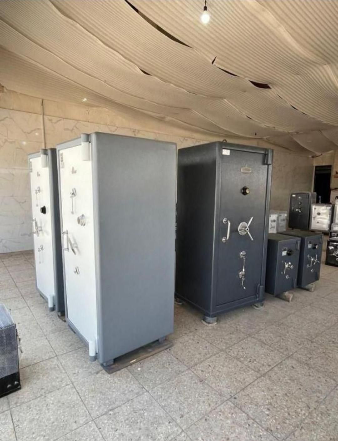 گاو صندوق مدل orpt(دلار. طلا) ۳۲|دفتر کار|رشت, دیلمان|دیوار