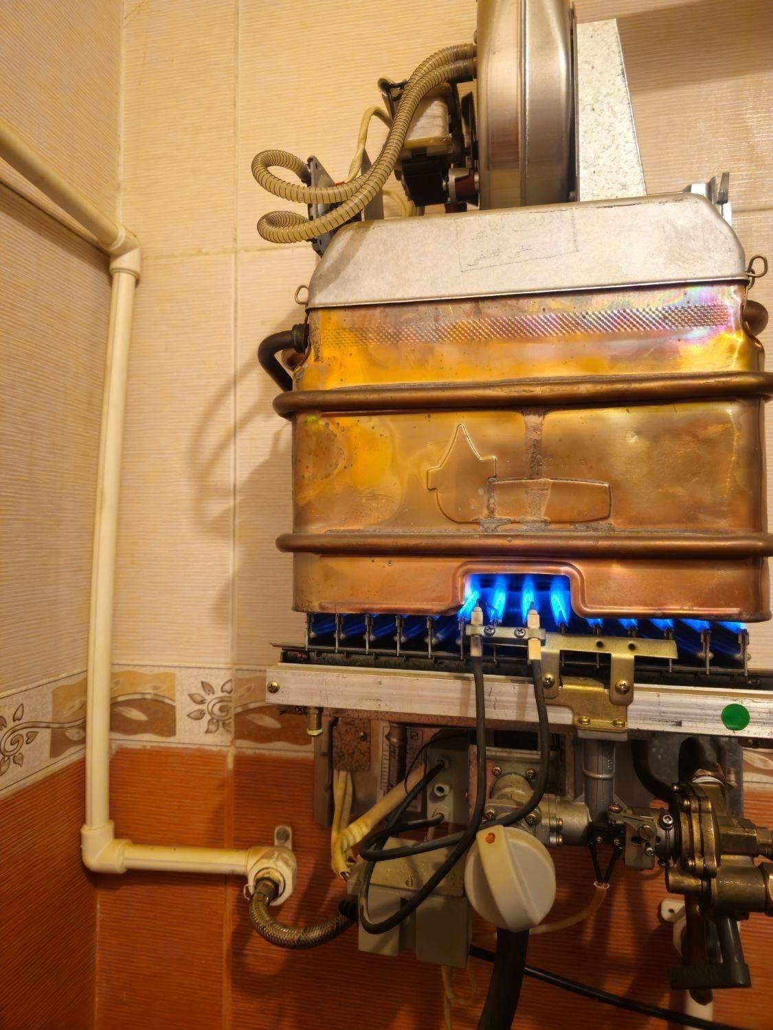 تعمیر و سرویس فوق تخصصی پکیج آبگرمکن پمپ آب باقطعه|خدمات پیشه و مهارت|کرمان, |دیوار