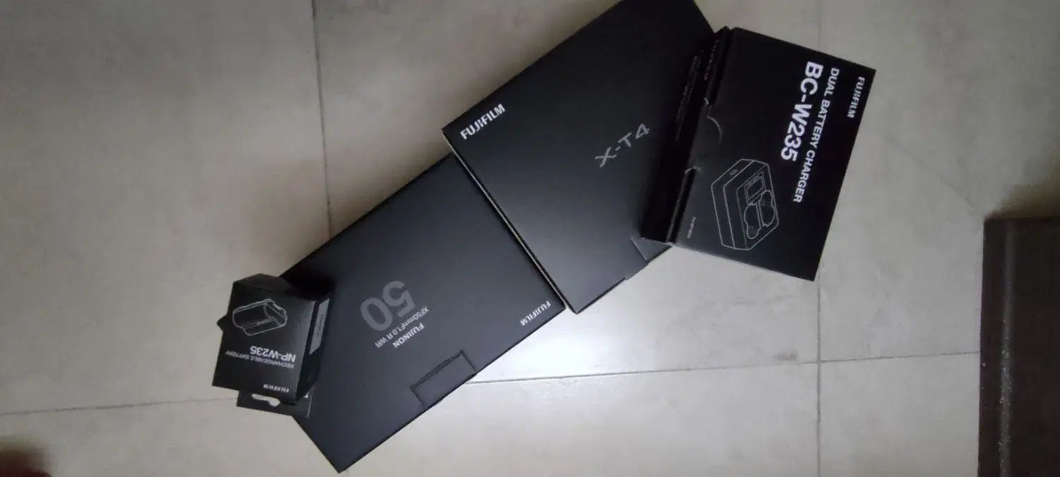 Fujifilm X-T4 with 50mm F1|دوربین عکاسی و فیلم‌برداری|تهران, اباذر|دیوار