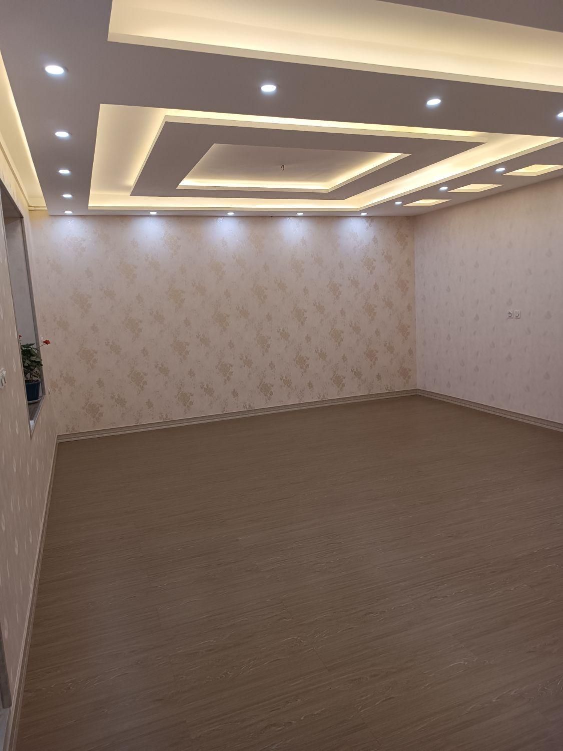 فروش و نصب کاغذ دیواری وپوسترسه بعدی ونقاشی وکفپوش|خدمات پیشه و مهارت|همدان, |دیوار