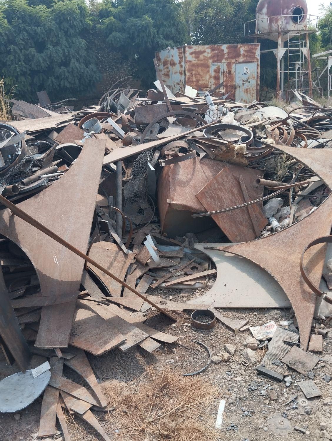 خرید ضایعات اهن .اهن.مصرفی صنعتی.فلزات رنگی .|عمدهفروشی|نظرآباد, نظرآباد|دیوار