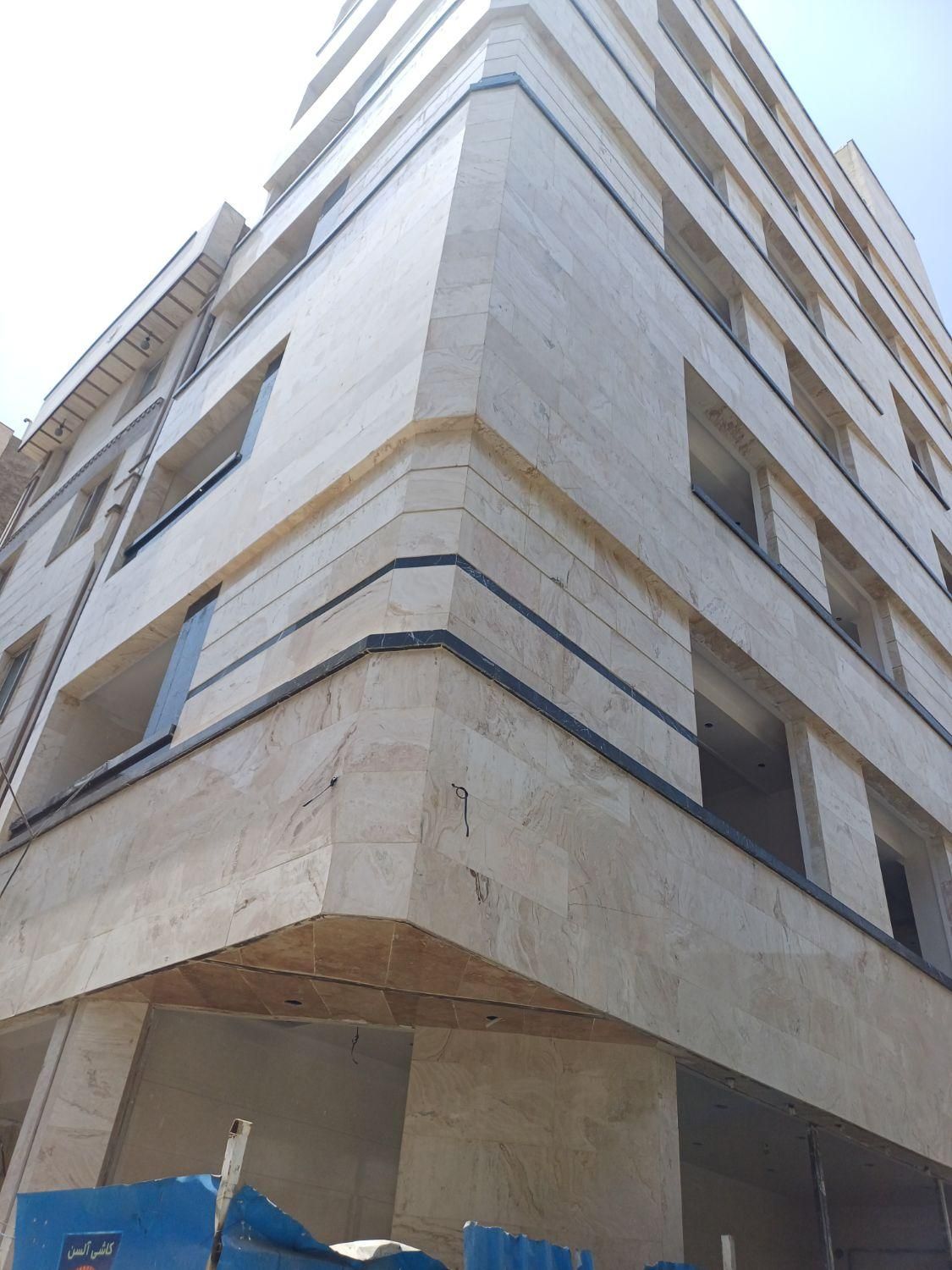 قیمت هر متر ۸۵ میلیون است   دو نبش نور گیر عالی|فروش آپارتمان|تهران, بوستان سرخه حصار|دیوار