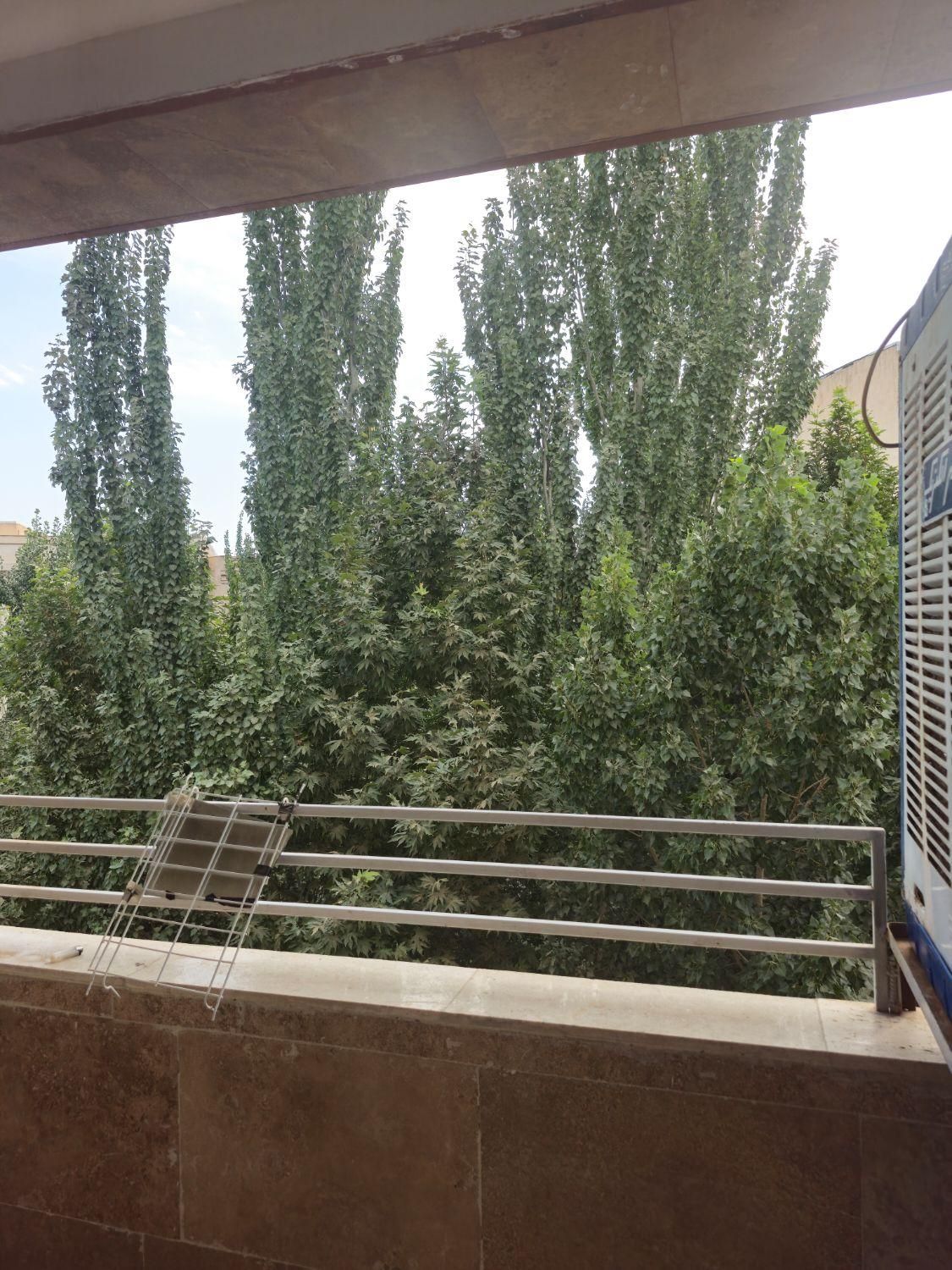 آپارتمان 130متری دوخواب جنوبی طبقه سوم تک واحدی|اجارهٔ آپارتمان|کرج, شهرک آسمان|دیوار