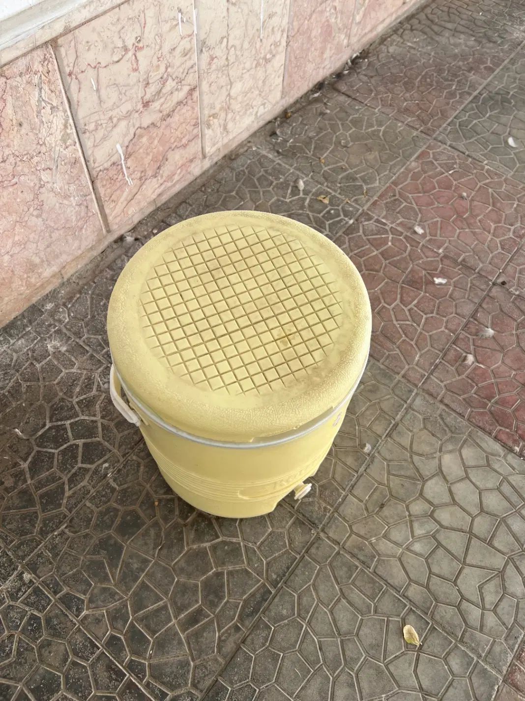کلمن آب بزرگ|ظروف نگهدارنده، پلاستیکی، یک‌بارمصرف|مشهد, اقبال|دیوار