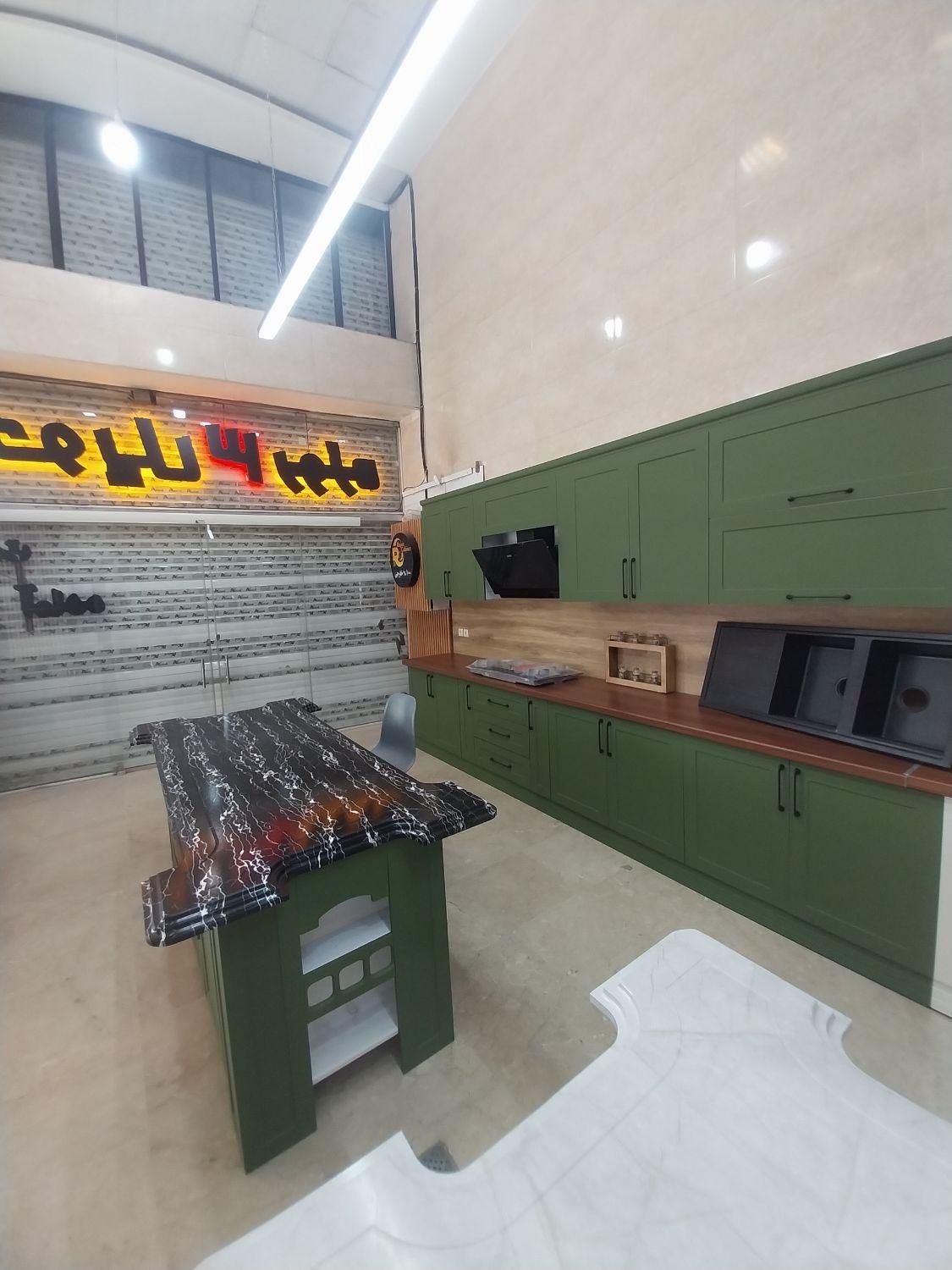 کابینت کلاسیک۴ متر سبز کره ای مغز تایلندی+هود|مصالح و تجهیزات ساختمان|تهران, اکباتان|دیوار