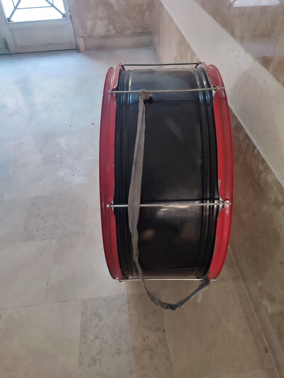 طبل نو نو صدا بلند|درام و پرکاشن|اندیشه, |دیوار