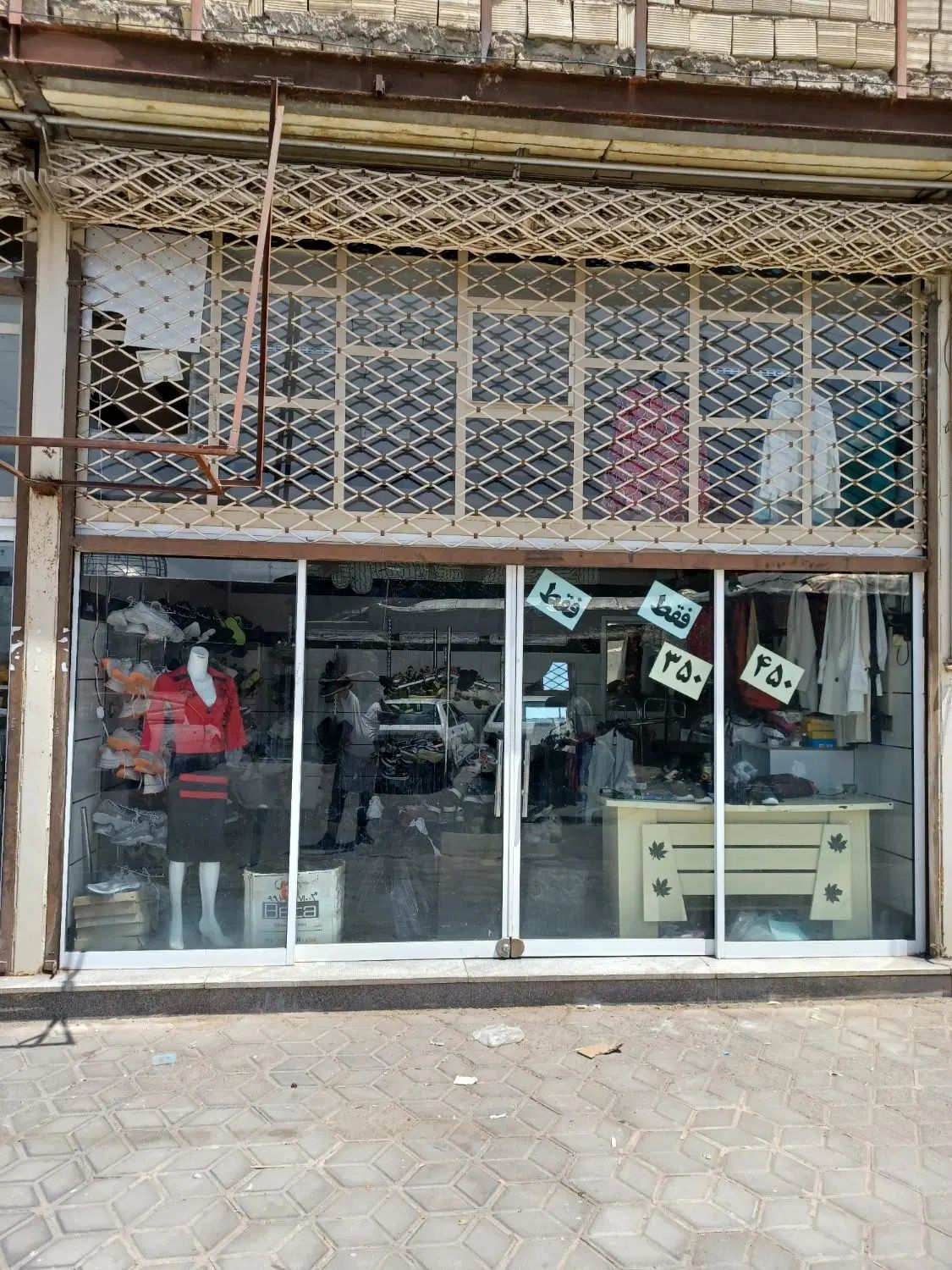 اجاره دو دهنه مغازه خیابان ایثار۴  به مساحت ۳۰ متر|اجارهٔ مغازه و غرفه|گناباد, |دیوار