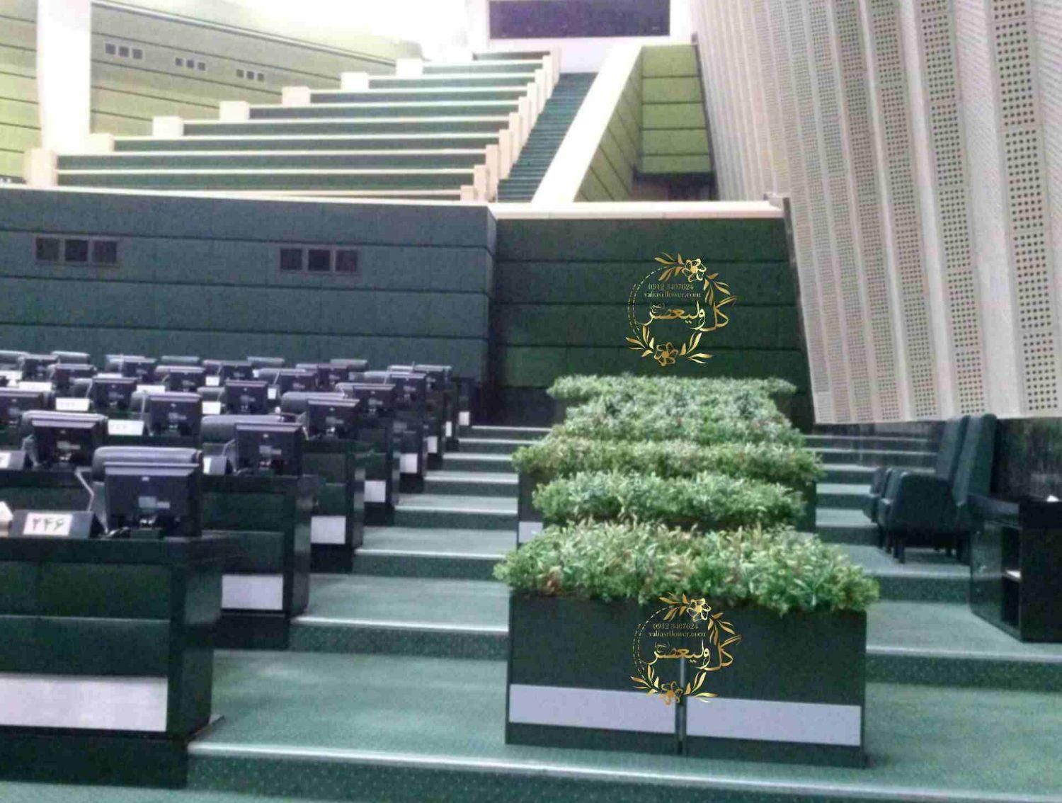 نخل نیکولای(اجرا گل مصنوعی برای فلاورباکس اداری)|گل مصنوعی|تهران, بازار|دیوار