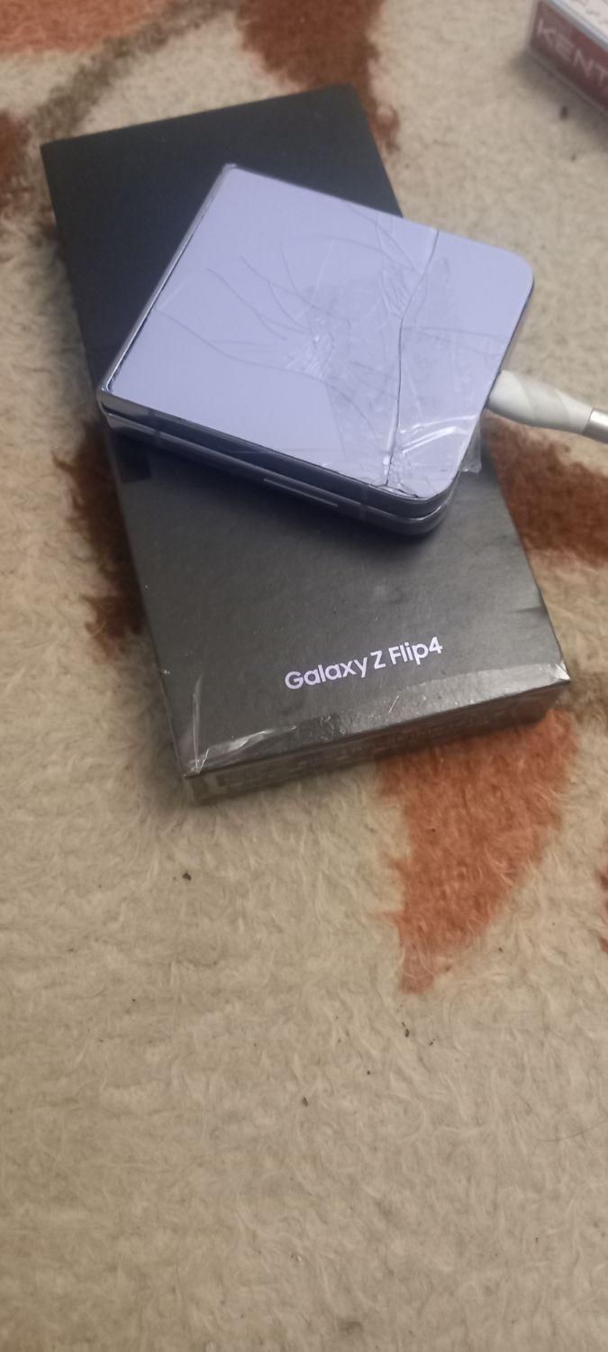 سامسونگ Galaxy Z Flip4 ۲۵۶ گیگابایت|موبایل|تهران, آذری|دیوار