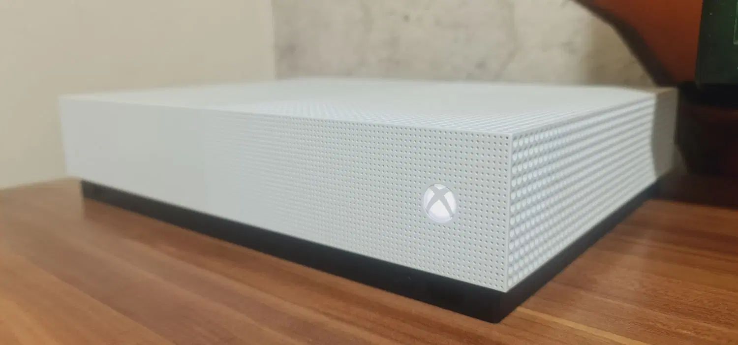 XBOX ONs یک ترابایت درحد نو تمیز|کنسول، بازی ویدئویی و آنلاین|مشهد, فارغ التحصیلان|دیوار