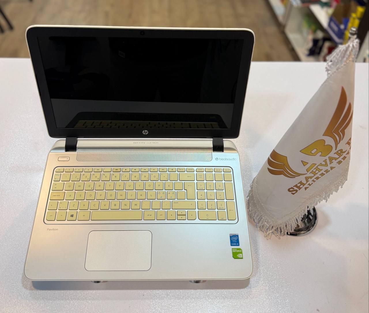 لپ تاپ سفید رنگ hp pavilion 15 . نسل ۵ با گرافیک ۲|رایانه همراه|شاهرود, |دیوار