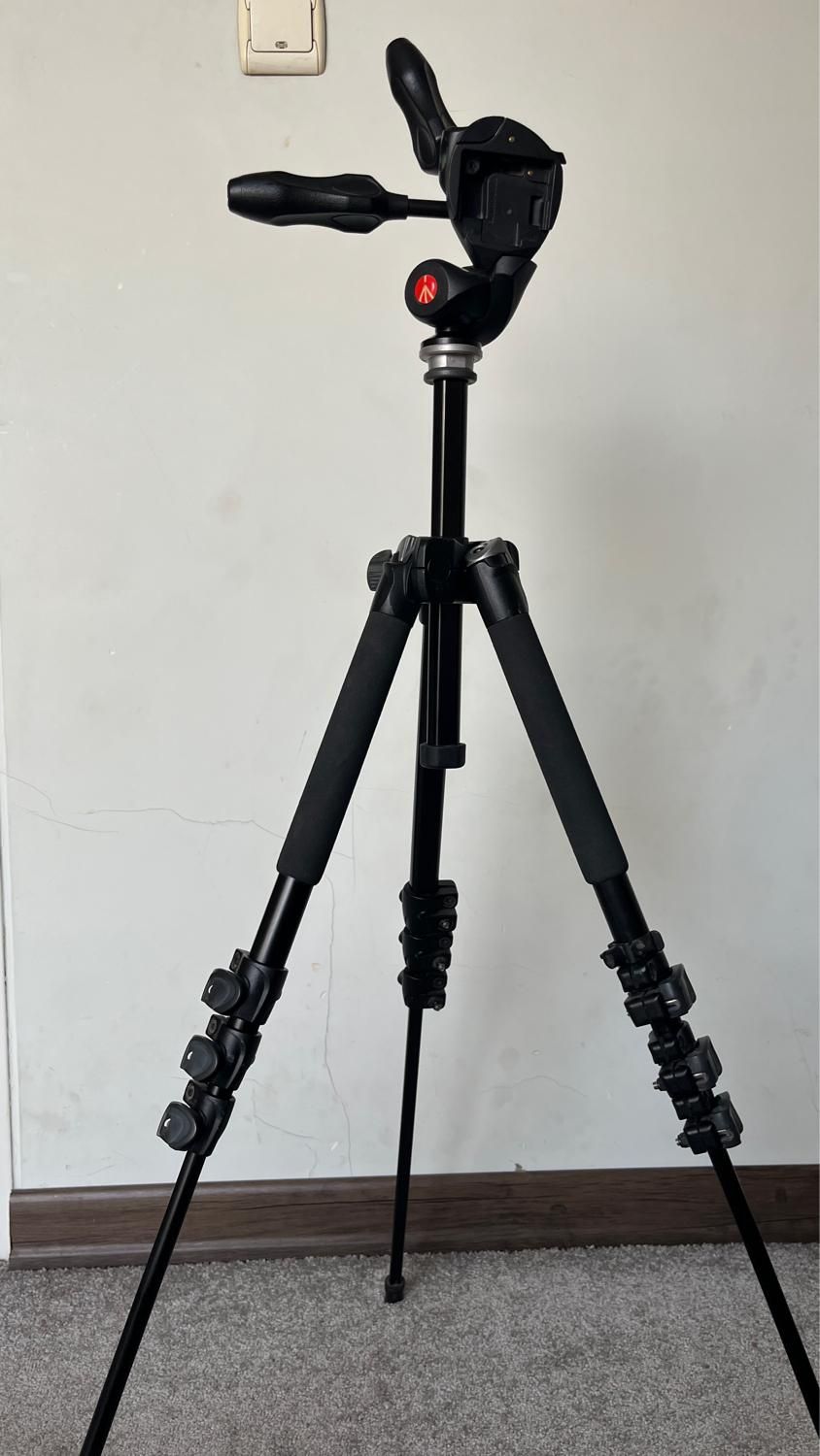 سه پایه Manfrotto|دوربین عکاسی و فیلم‌برداری|شیراز, ریشمک|دیوار