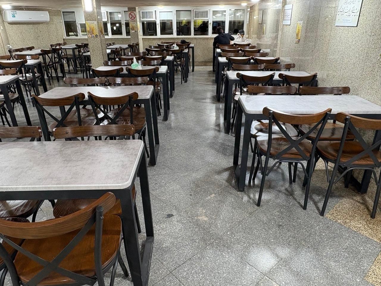 صندلی غذاخوری فلزی تالاری رستورانی مدل tonet|کافیشاپ و رستوران|تهران, تهرانویلا|دیوار