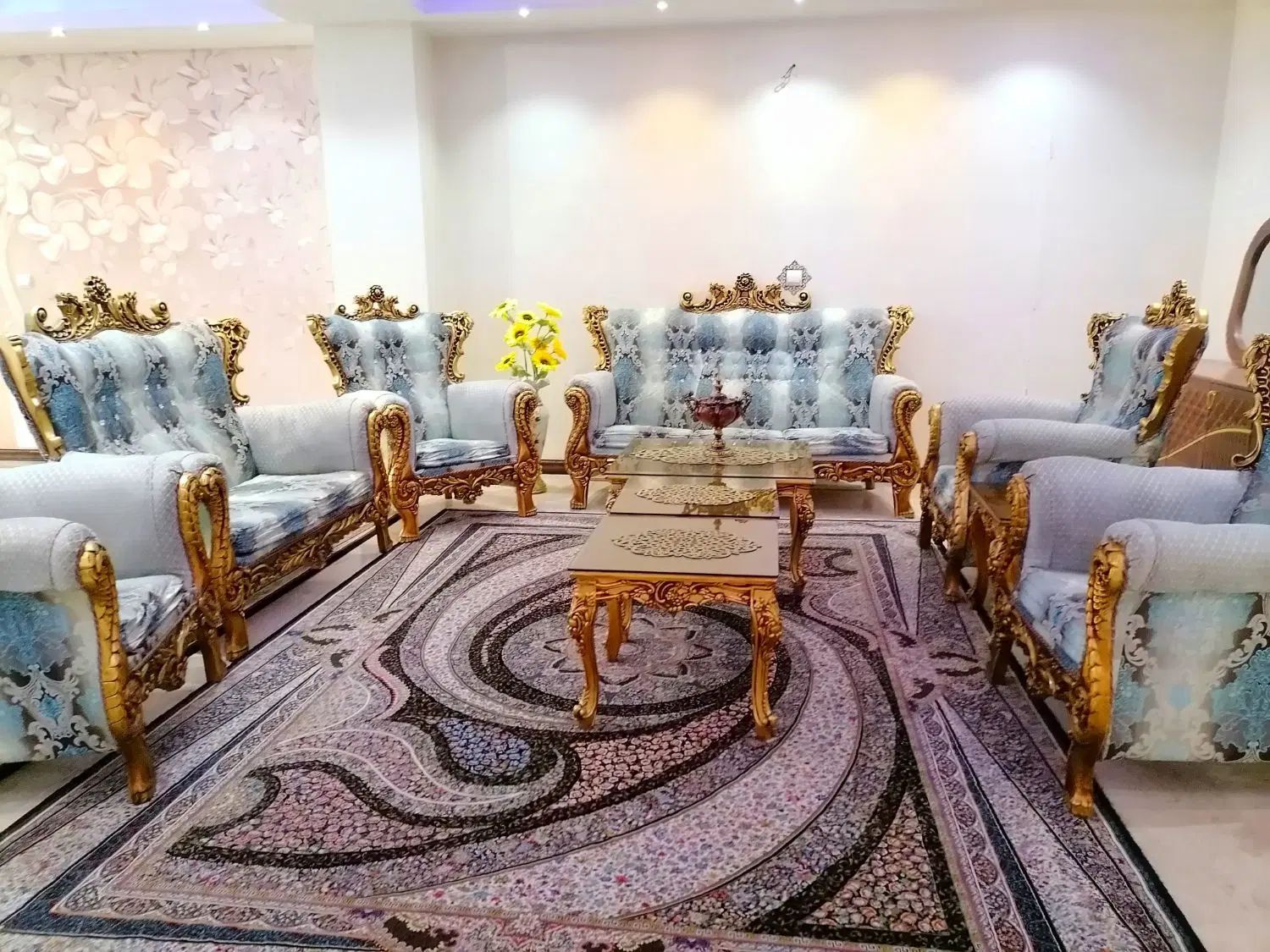 مبل استیل کلاسیک 9 نفره با میز بزرگ و عسلی|مبلمان خانگی و میز عسلی|رباط‌کریم, رباط‌کریم|دیوار