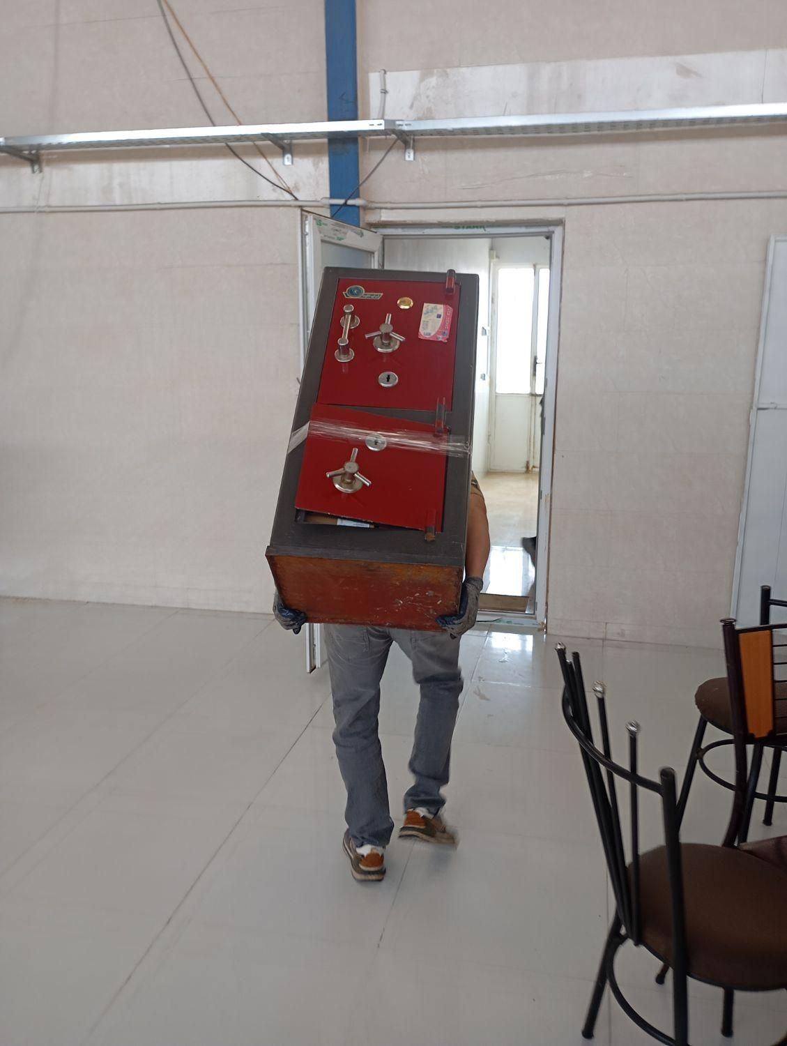 اتوبار باربری شریف بار ایسوزو با ۵کارگر حرفه ای|خدمات حمل و نقل|زنجان, |دیوار