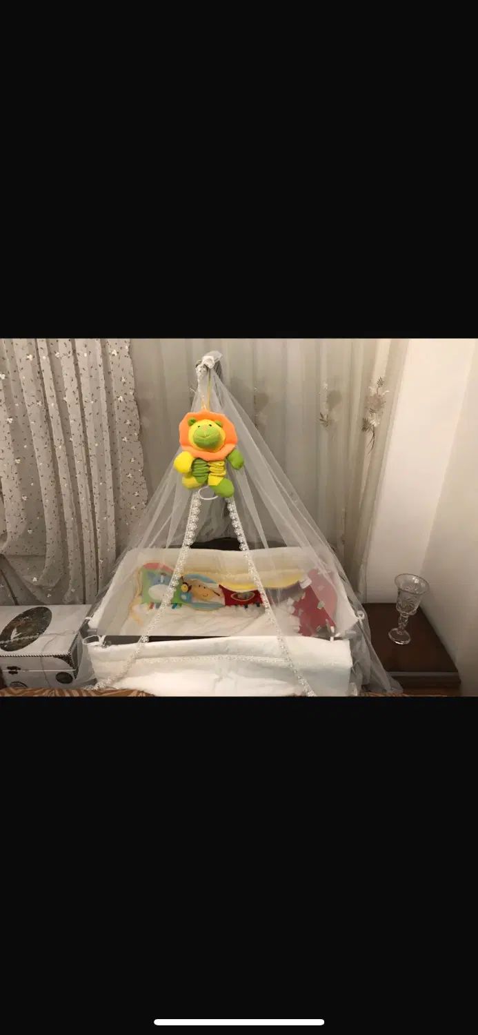 تخت کنار مادر ، گهواره کنار مادر|تخت و صندلی بچه|تهران, درختی|دیوار