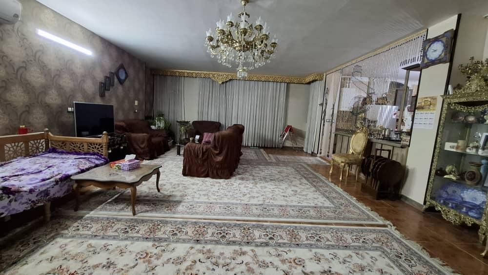 ۱۷۰متر ۴خواب طبقه همکف پرنور کم واحد|فروش آپارتمان|اصفهان, بهارستان|دیوار