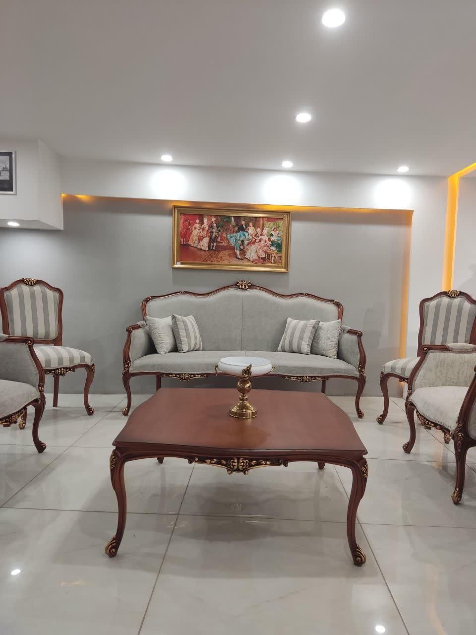 مبل کلاسیک روژ|مبلمان خانگی و میز عسلی|همدان, |دیوار