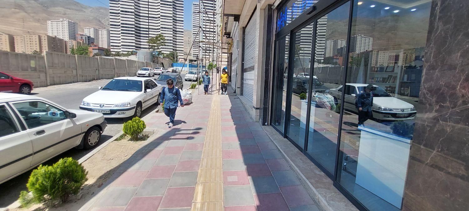 مغازه40 متری/لوکیشن عالی/شهرک 8000واحدی|اجارهٔ مغازه و غرفه|تهران, شهرک چیتگر|دیوار