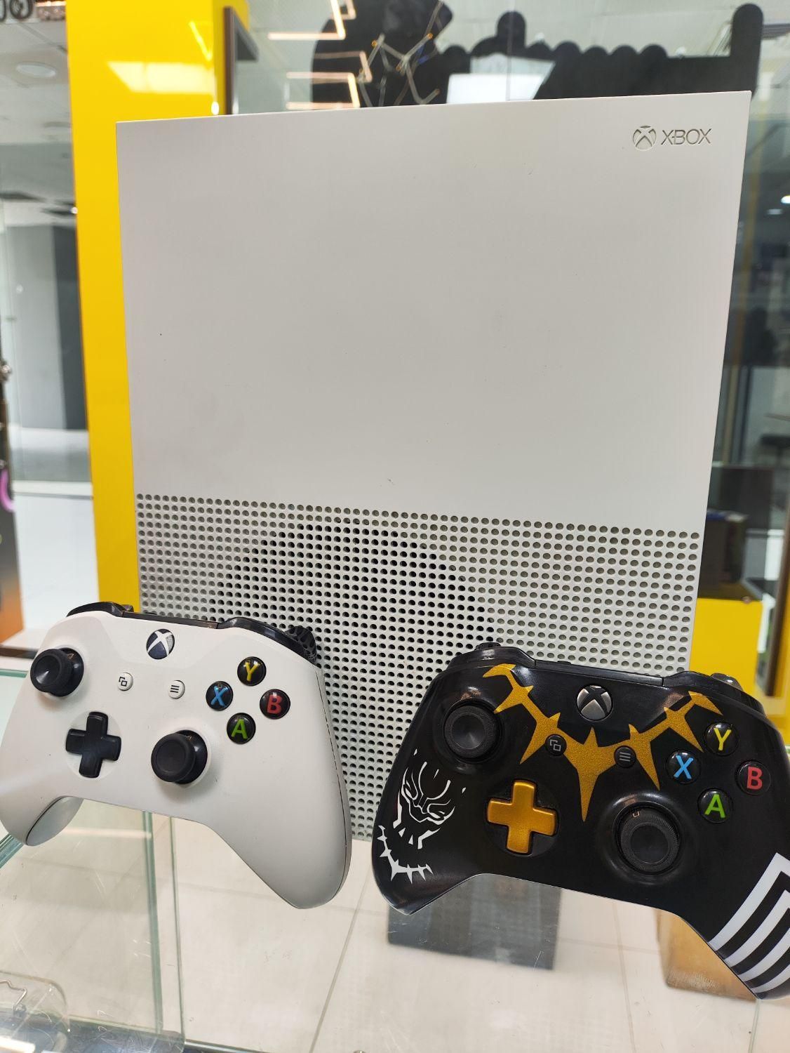 xbox one s یک ترا دو دسته|کنسول، بازی ویدئویی و آنلاین|کرج, مهرویلا جنوبی|دیوار