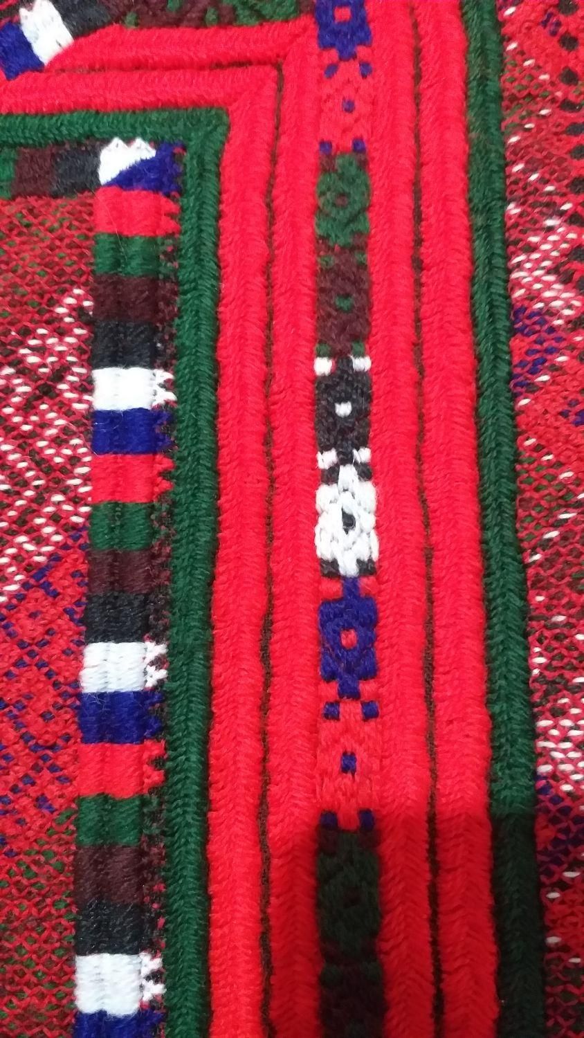 دوزنده زی آستین|لباس|سراوان, |دیوار