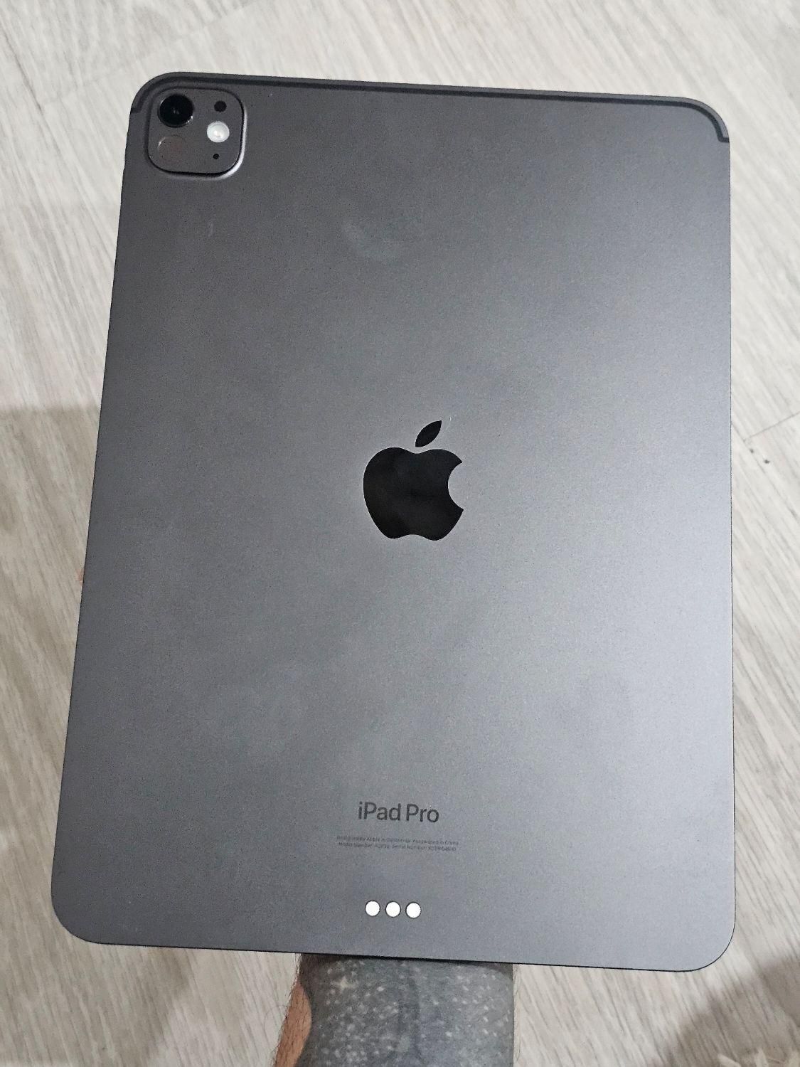ipad pro m4 256 11 inch|تبلت|اصفهان, جلفا|دیوار