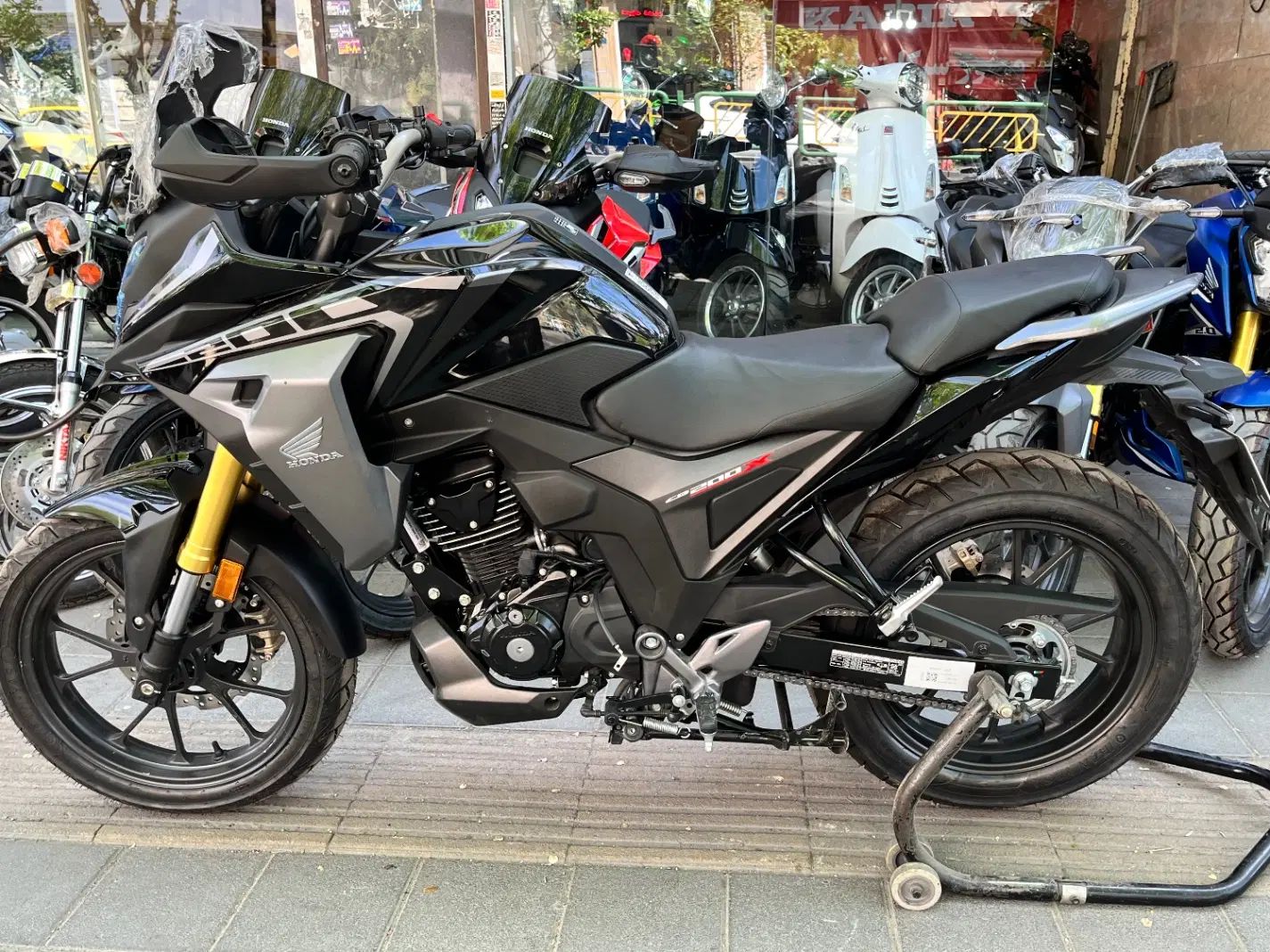 Cbx200ادونچر هوندا شرکت کبیر موتور شفیع زاده|موتورسیکلت|تهران, مولوی|دیوار