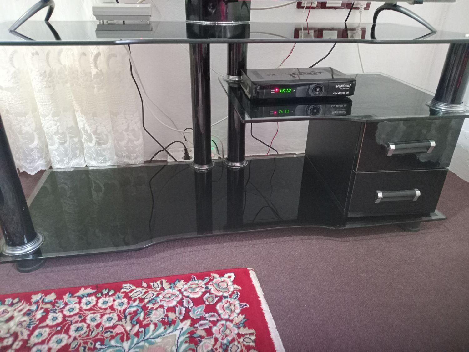 میز تلویزیون و میز عسلی در حد نو|میز تلویزیون|نوشهر, |دیوار