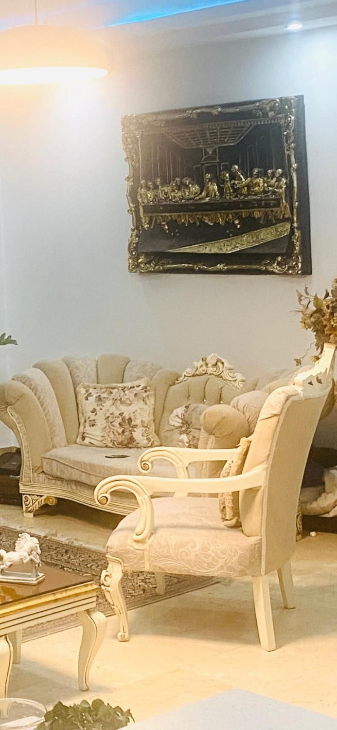 مبل کلاسیک ۸ نفره به همراه میز ناهار خوری ۸ نفره|مبلمان خانگی و میز عسلی|تهران, شهر‌زیبا|دیوار