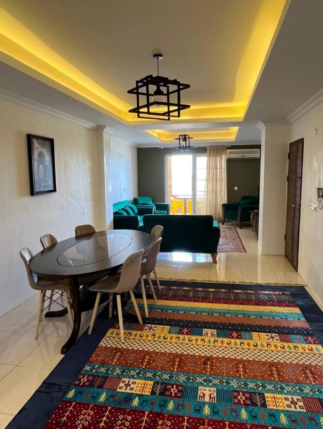 طبقه سوم ساحلی روبروی دریای فرح آباد|اجارهٔ کوتاه‌مدت آپارتمان و سوئیت|فرح آباد, |دیوار