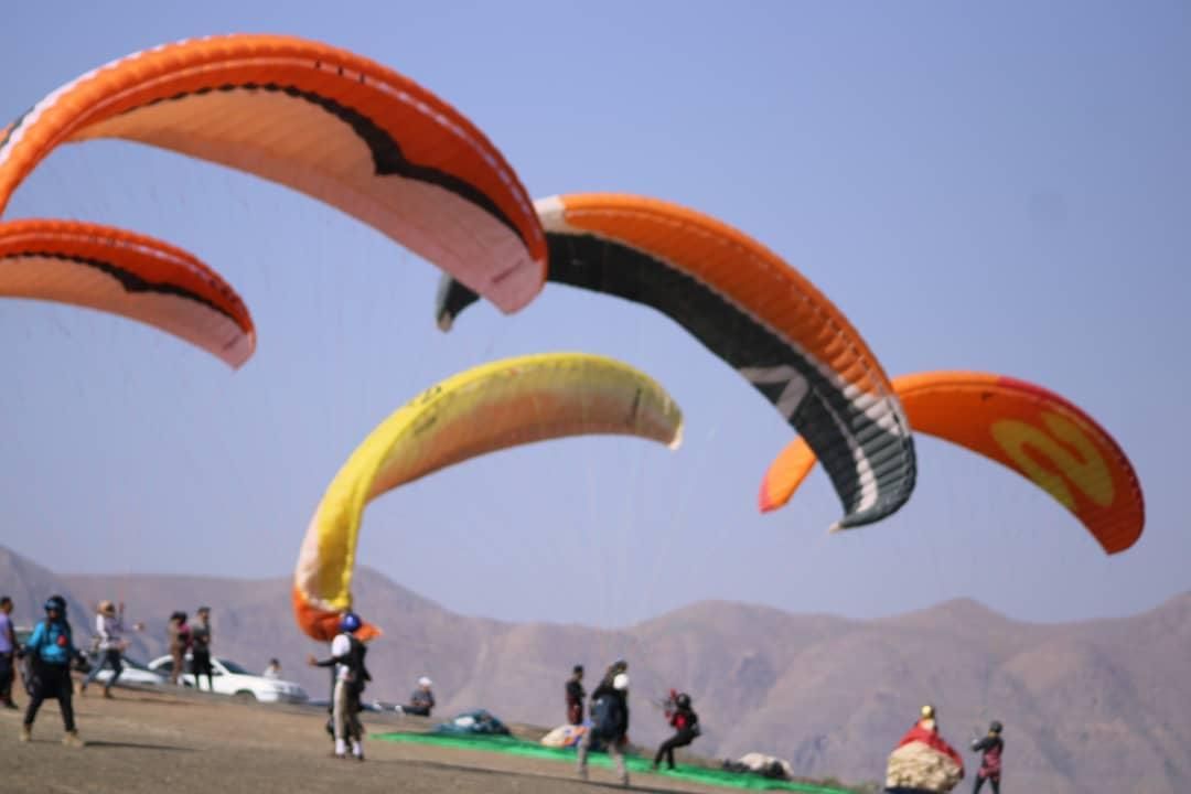 آموزش خلبانی پاراگلایدر و سقوط آزاد در اصفهان|خدمات آموزشی|اصفهان, شهرک میلاد|دیوار