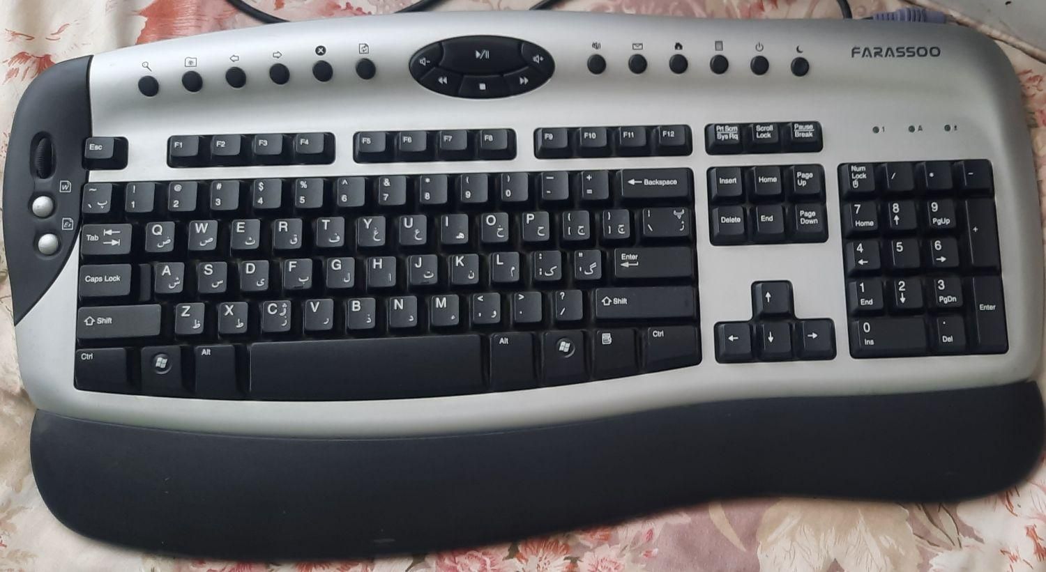 کامپیوتر و میز کامپیوتر|رایانه رومیزی|ملارد, |دیوار