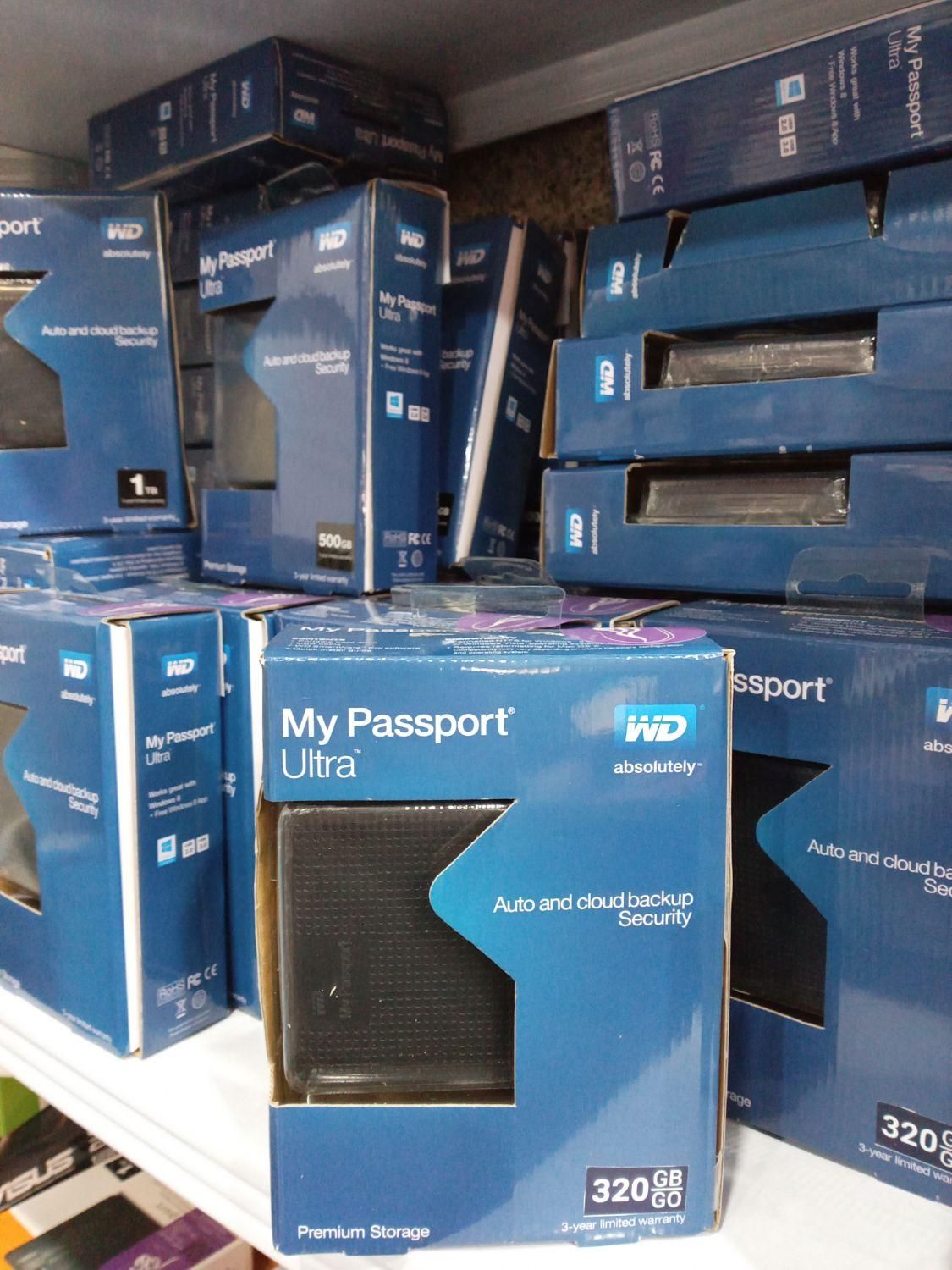 هارد اکسترنال وسترن مای پاسپورت 320 گیگ|قطعات و لوازم جانبی رایانه|کرج, گلشهر|دیوار