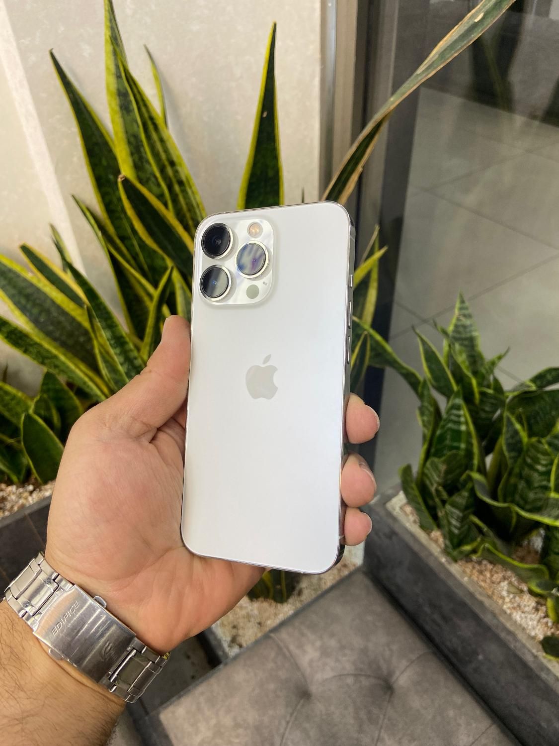 اپل iPhone ۱۳ پرورنگ جذاب سفیدحافظه یه ترا ۱۵ تومن|موبایل|اصفهان, احمدآباد|دیوار