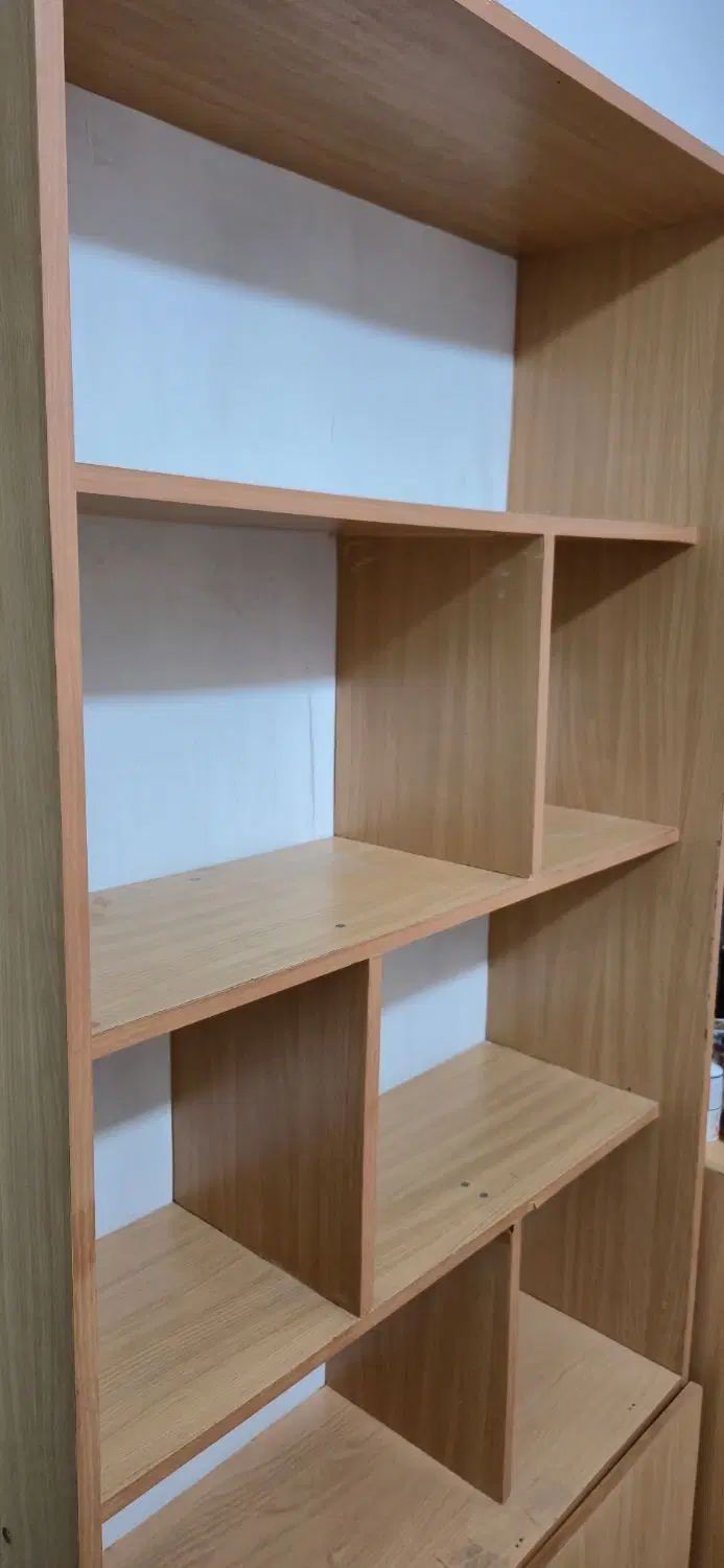 کتابخانه|کتابخانه، شلف، قفسه‌های دیواری|رشت, فلسطین|دیوار