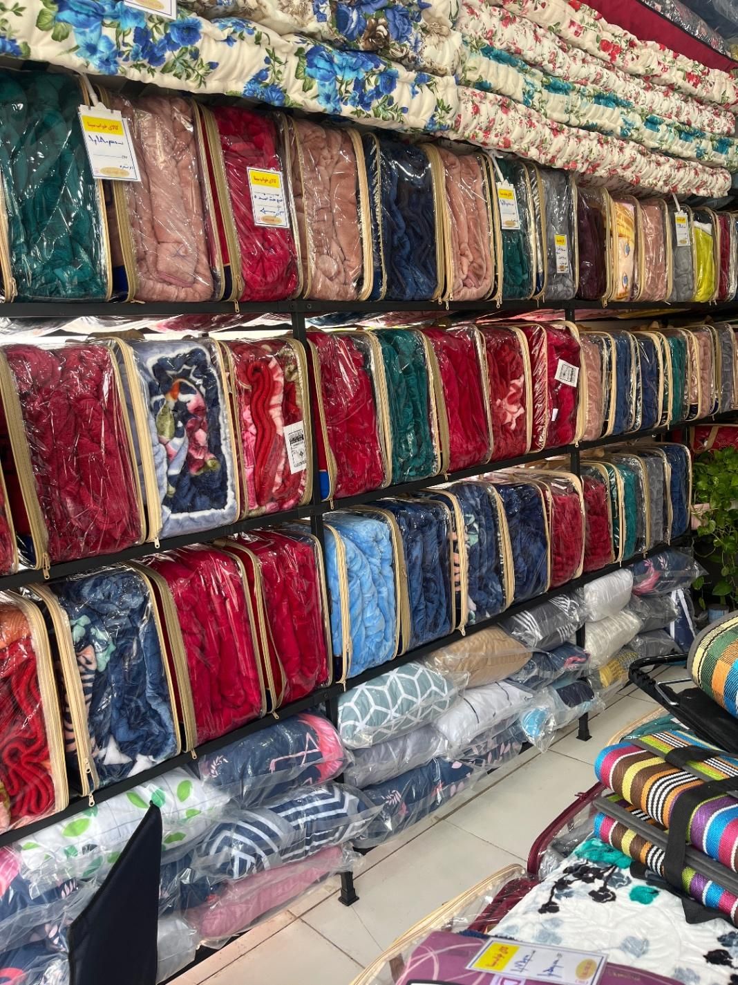 پتو و تشک و بالشت وتشک تختخواب|رختخواب، بالش، پتو|یاسوج, |دیوار