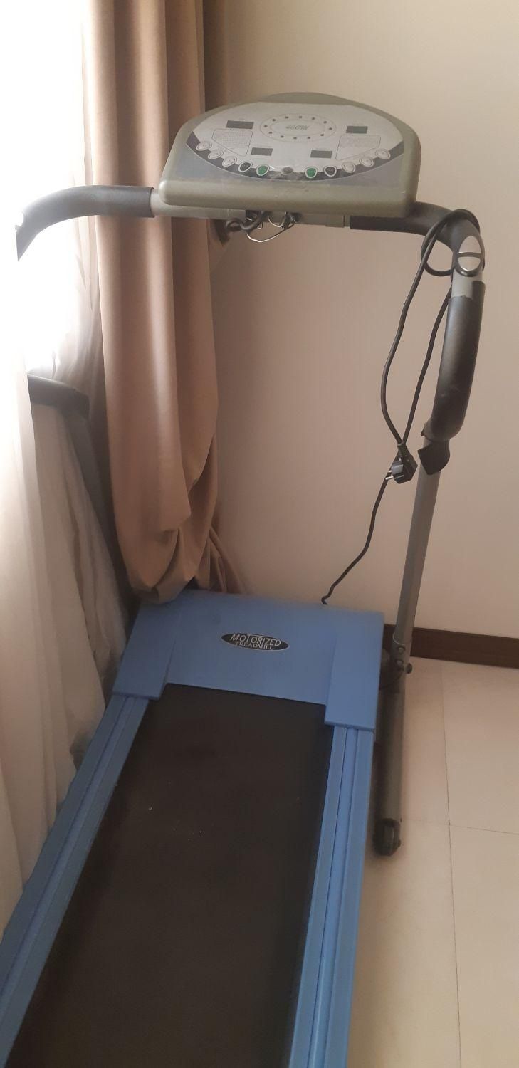 تردمیل در حد نو|تجهیزات ورزشی|فردیس, منظریه|دیوار