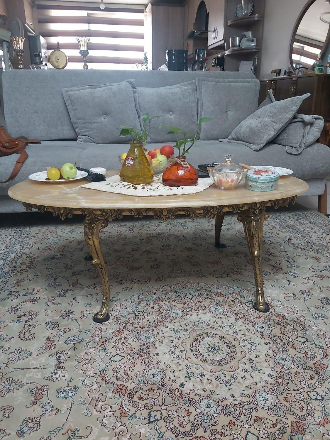 فروش میز جلو مبلی وعسلی ومیز تلفن اصل برنز وتمیز|مبلمان خانگی و میز عسلی|تهران, مهرآباد جنوبی|دیوار