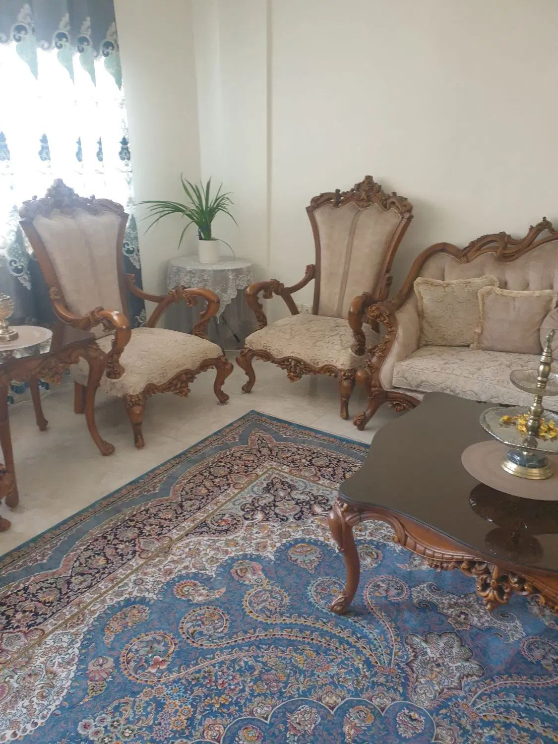 مبل سلطنتی هفت نفره  میزنهار خوری ۶ نفره|مبلمان خانگی و میز عسلی|تهران, طرشت|دیوار